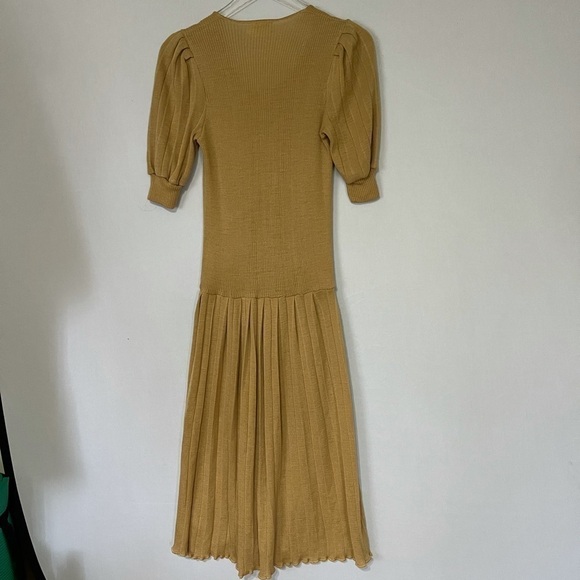 70S Ribbed Knit Vintage Dress w/ Puff Sleeves Gold 12 - Picture 8 of 15